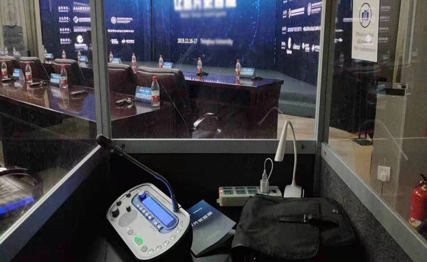 高級同聲翻譯譯員工資一般多少錢？